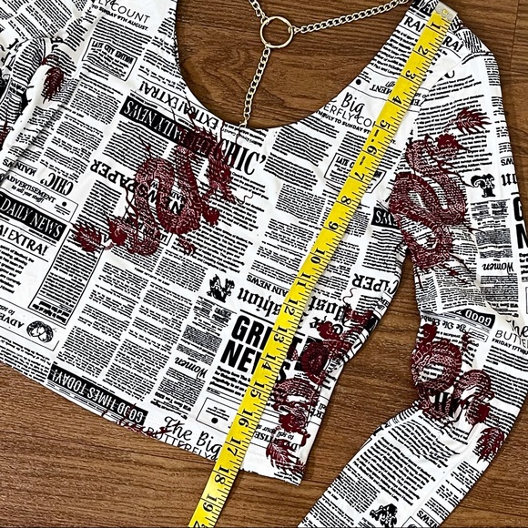 Derek Heart Newsprint Chain Back Crop Top size Medium juniors - Picture 5 of 15